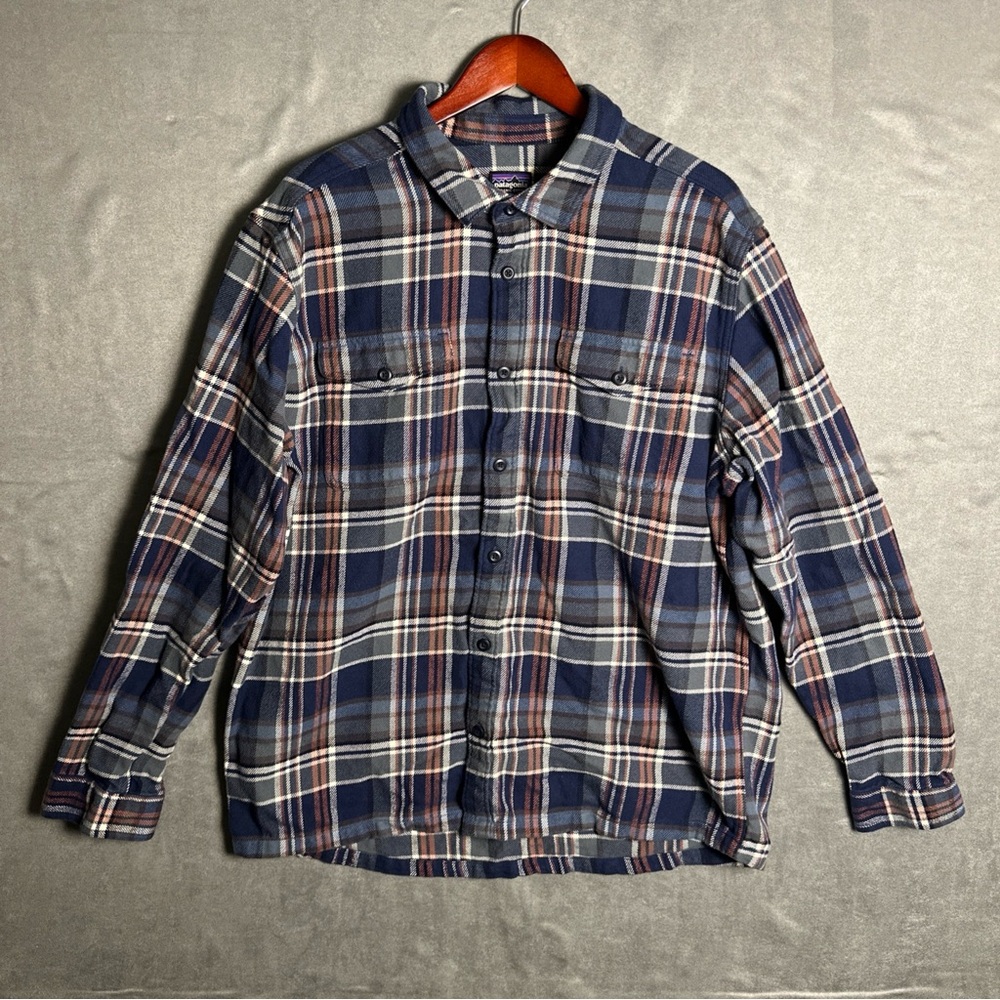 Patagonia Blue Plaid Casual Button Down Shirt